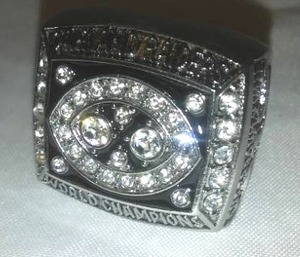 lot 101 image: OAKLAND RAIDERS SUPER BOWL RING # 18