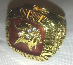 lot 130 image: MINNESOTA VIKINGS CHAMPIONSHIP RING 1973