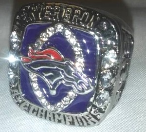 lot 131 image: DENVER BRONCOS SUPER BOWL RING PEYTON MANNING