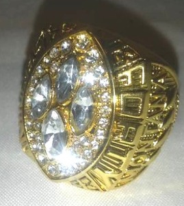 lot 145 image: San Francisco 49s Joe Montana, Super Bowl ring. 1989