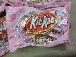 4- 10 oz Bags Kit Kats Minis ...