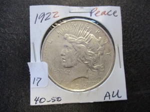 lot 17 image: 1922 AU Peace Silver Dollar