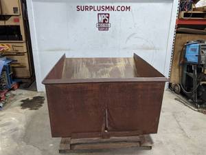 lot 3 image: Self Dumping Hopper 59 x 50 x 34