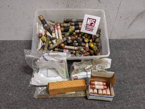 lot 141 image: Large Lot of Fuses (Loc. S39)