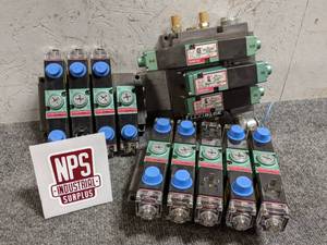 lot 165 image: Lot of Numatics Pneumatic Solenoid Valve Banks (Loc. S40)
