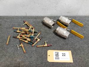 lot 22 image: Lot of Brass and Stainless Steel Valves (Loc. S46)