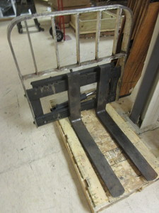 CASCADE FORKLIFT FRONT END WITH FORKS