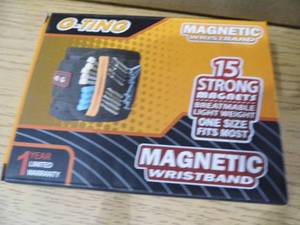 lot 24 image: 20 Magnetic Wristbands