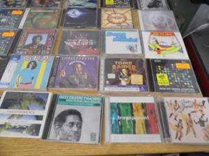 lot 38 image: Lot of 90 CDs