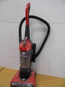 lot 40 image: Dirt Devil Vacuum