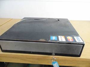 lot 87 image: Cash Drawer w Key