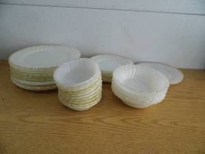 lot 108 image: Anchor Hocking Dishes