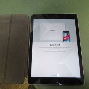 lot 15 image: I-PAD Version 4 with protective case Tested ready to use