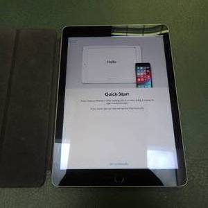 lot 16 image: I-PAD Version 4 with protective case Tested ready to use