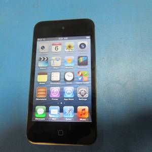 lot 50 image: Apple Ipod Touch Tested, Ready to use Merrry Christmas
