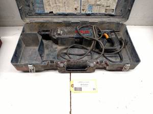 lot 31 image: Bosch 11224 SDS Electric Hammer Dri...