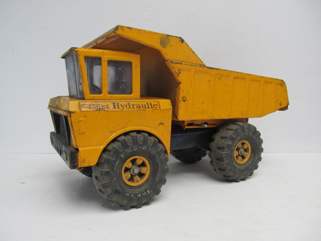 orange tonka dump truck