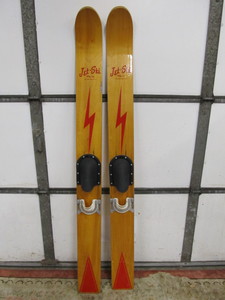 lot 20 image: Vintage Wooden JET-SKI Mfg Company Water Skis