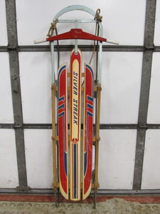 lot 22 image: Vintage SILVER STREAK Snow Sled 