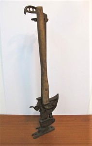 lot 29 image: Large Antique Farm Jack