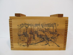 lot 30 image: Dovetailed Wood Storage Box w Deer
