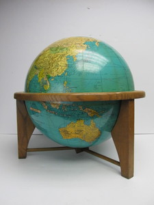 lot 73 image: Vintage 16 Executive Globe on Tri-Legged Stand