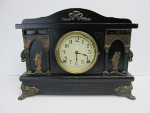 lot 74 image: Ornate Antique Mantel Clock (Battery Movement)