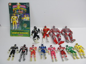lot 81 image: Lot of Original 1990s POWER RANGERS Action Figures