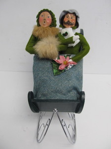 lot 94 image: BYERS CHOICE Christmas Carolers wSleigh 
