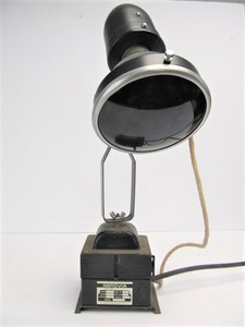 lot 46 image: Vintage HANOVIA Medical Lamp