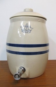 lot 114 image: MINT Vintage Robinson Ransbottom 2 gallon Stoneware Water Cooler wLid