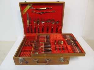 lot 101 image: LARGE Complete Set of Vintage Black & Gold Thai Flatware wCase