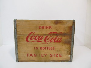 lot 103 image: Vintage Family Size COCA COLA Advertising Soda Crate