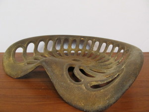 lot 182 image: Antique CHAMPION Cast Iron Tractor Seat #2