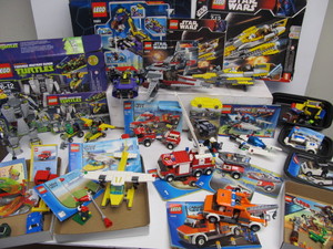 lot 239 image: Large Lot of Complete Assembled Lego Sets