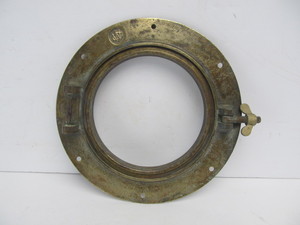 lot 202 image: Antique Brass Porthole