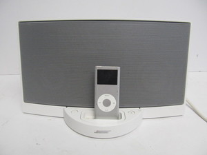 lot 236 image: Working BOSE Sound Dock Speaker wiPod 