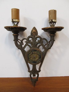 lot 255 image: Antique 1910s-20s Dual Light Wall Sconce
