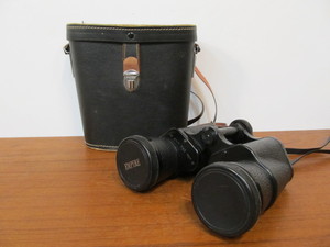 lot 270 image: Vintage EMPIRE Model 214 Binoculars wCase