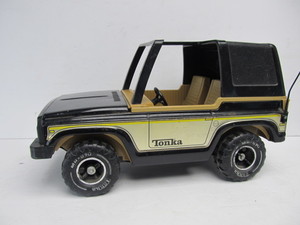 lot 276 image: Large Vintage TONKA Jeep Bronco