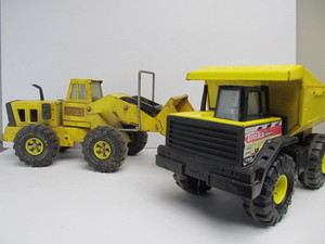 lot 277 image: 2 Large Vintage Mighty Tonka Construction Vehicles