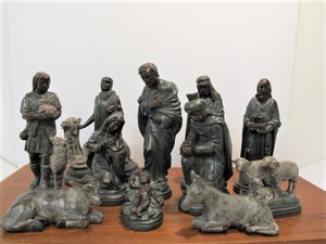 lot 6 image: Beautiful Quality Vintage Large Size Nativity Set