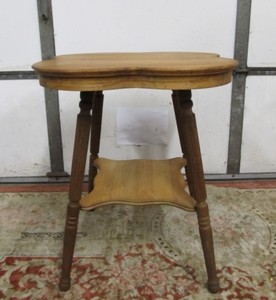 lot 314 image: Antique Clover Shaped Occasional Table