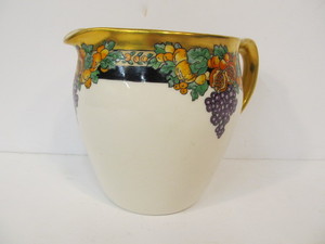 lot 318 image: Vintage 1930s BELLEEK Porcelain Pitcher wGrape Clusters & Gold Trim