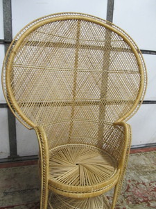 lot 327 image: Large Vintage Wicker Peacock Throne Chair