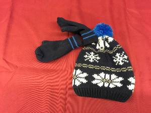 Carters Boys 2t-4t Mittens & Beanie