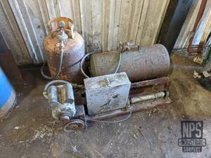 lot 27 image: Propane Tank w Torch, Air Tank and Winch