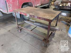 lot 30 image: Rolling Steel Welding Table 48 x 30 x 34