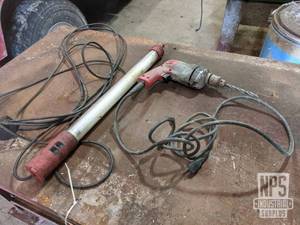 lot 34 image: AC-Delco Work Light and Milwaukee 38 Drill