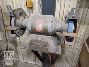 lot 76 image: Wilton 8 Bench Grinder 34 HP  115V